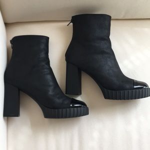 QUPID Black Boots ✨